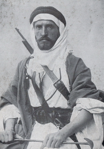 A. Musil jako náčelník kmene Beni Sachr   AnonymníUnknown author / Public domain   https://upload.wikimedia.org/wikipedia/commons/3/30/AloisMusil1901.jpg