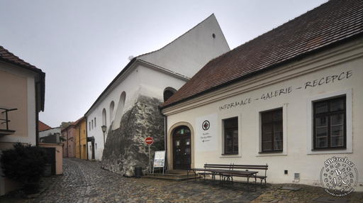 Tzv. Zadní synagoga v židovské čtvrti z roku 1669. Dnes slouží jako výstavní a koncertní sál, v části se též nachází expozice Židovského muzea v Praze. ČTK/Pavlíček Luboš