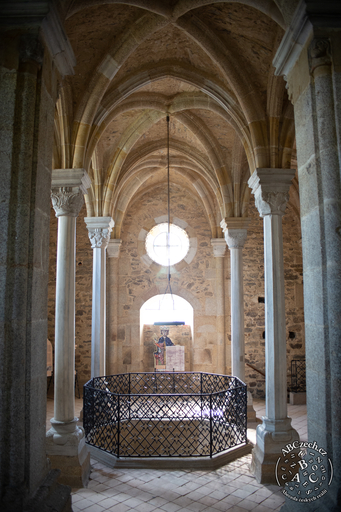 Horní gotické patro kaple je mimořádně kvalitní ukázkou raně gotické architektury. Autor: Aleksandr Sukhanek.