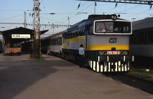 Motorová lokomotiva řady 753 a 754