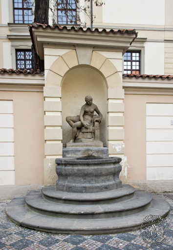 Kašna s alegorickou sochou Vltavy, zvanou Terezka, Clam-Gallasův palác, Praha. ČTK/Šimánek Vít.