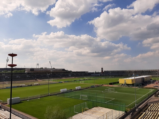 Velký strahovský stadion, panorama – Autor: Jan Polák, licence CC BY SA 3.0, https://commons.wikimedia.org/wiki/File:Praha,_Strahovsk%C3%BD_stadion_06.jpg
