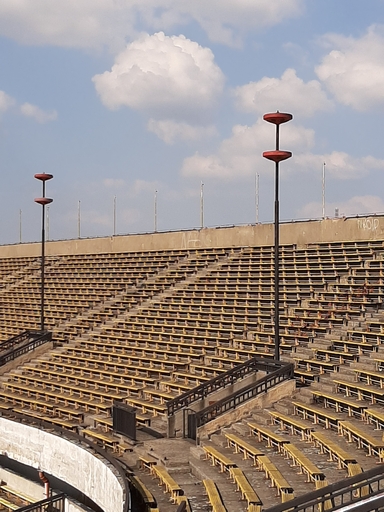 Velký strahovský stadion – Autor: Jan Polák, licence CC BY SA 3.0, https://commons.wikimedia.org/wiki/File:Praha,_Strahovsk%C3%BD_stadion_04.jpg