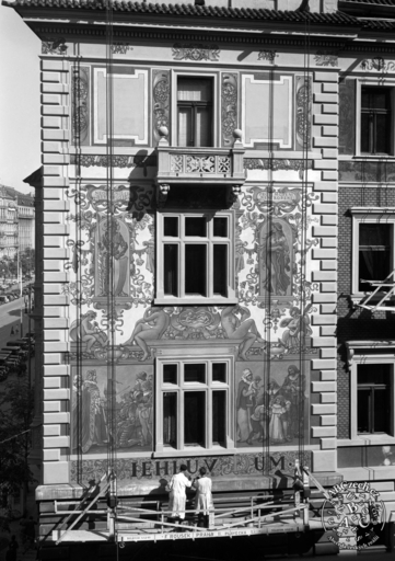 Praha, Wiehlův dům , sgrafito, sgrafita, oprava, 1938. ČTK/Autor neznámý.